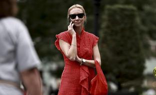 Este es el vestido rojo baratísimo de Primark que pueden llevar madre e hija por lo bien que sienta