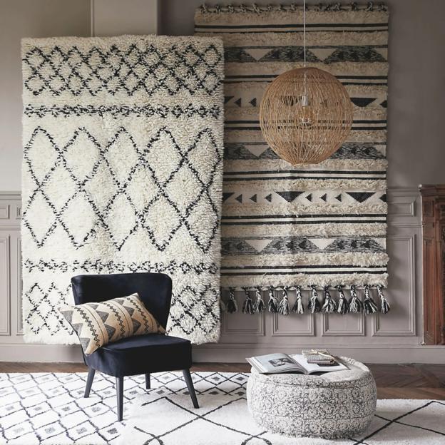 Alfombras bereberes: la última tendencia de decoración entre las influencers que llenan tu salón de color y calidez