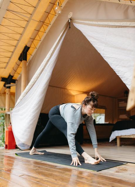 Mujer haciendo Pilates/PEXELS