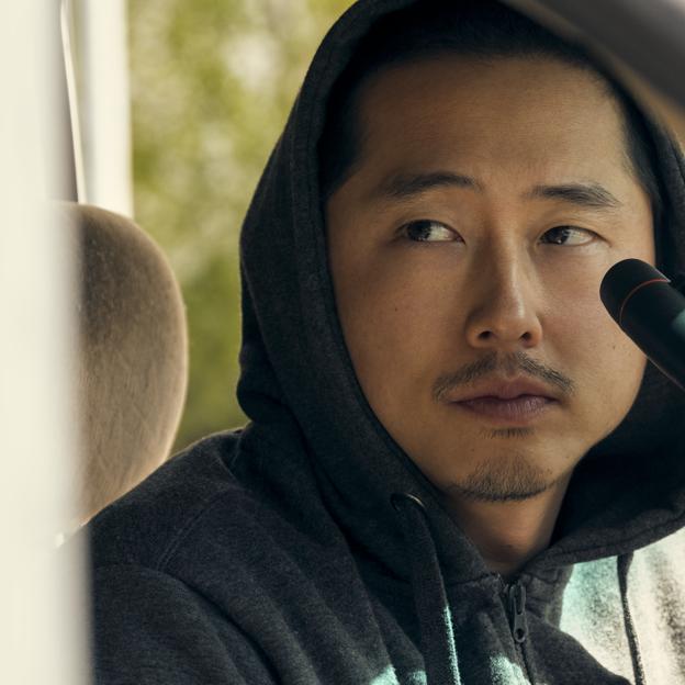 Steven Yeun, protagonista de la serie de Netflix, Bronca