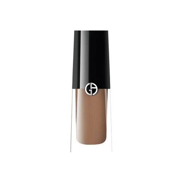 Sombra de ojos líquida de Giorgio Armani.