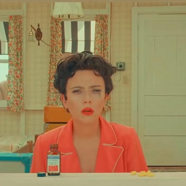 De Tom Hanks a Scarlett Johansson: las nuevas estrellas del universo Wes Anderson (y qué actor habitual falta en Asteroid City, la película que rodado en España)