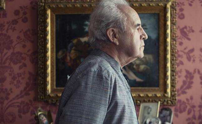 Las reflexiones de John Banville sobre su nueva novela, 'Las singularidades': «El presente no existe, por eso vivimos en el pasado»