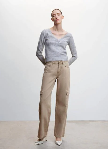 Las influencers +50 agotarán en Zara los pantalones cargo más elegantes:  satinados, muy fresquitos y rebajados