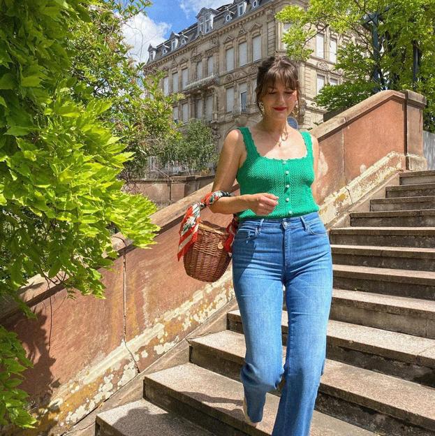 Estos son los bolsos tipo cesta low cost favoritos de las francesas para dar un toque chic a sus looks primaverales