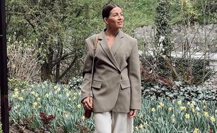 La blazer rebajada de Zara que triunfa entre las famosas por su efecto estilizador