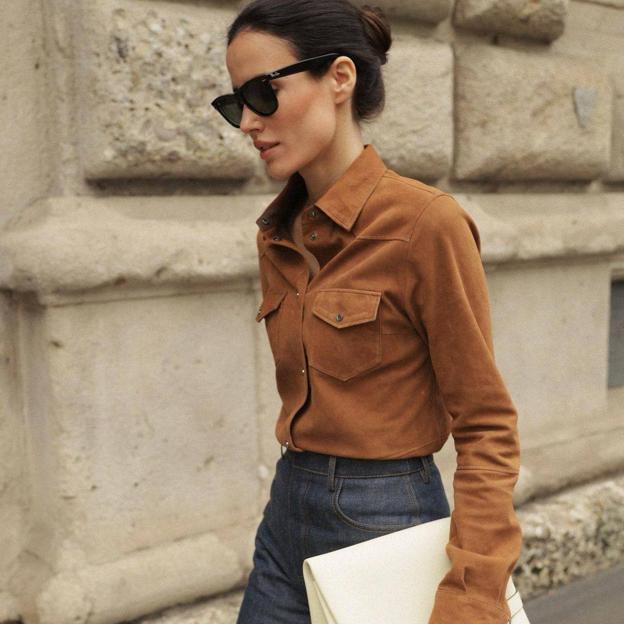 Ficha las chaquetas efecto antelina de moda más prácticas y cómodas para resolver tus looks diarios