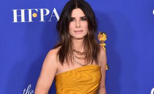 One-armed Superwoman press, el ejercicio estrella con el que Sandra Bullock fortalece sus brazos y acaba con las alas de murciélago