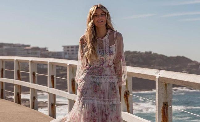 Flechazo con el vestido vaporoso romántico más favorecedor que te pondrás como look de invitada o para diario esta primavera