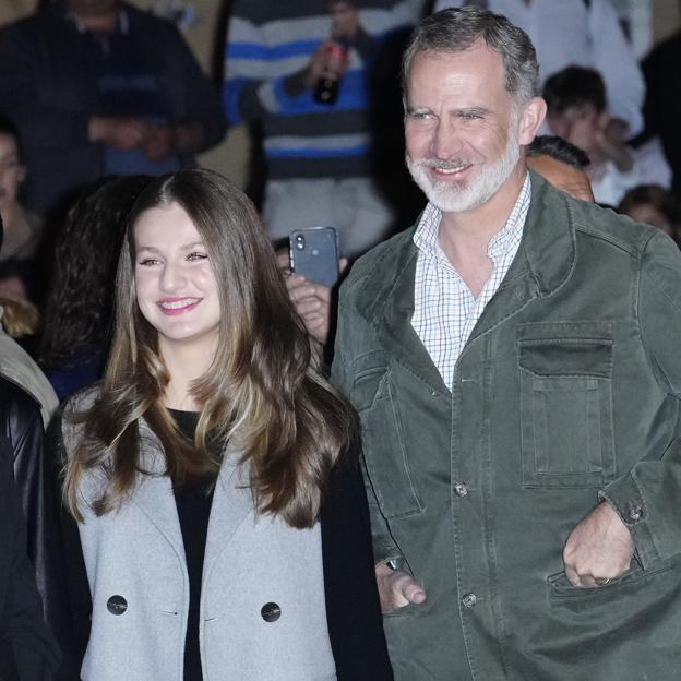 El efecto Leonor y Sofía en Chinchón: su alcalde nos desvela los secretos de la visita royal sorpresa (regalos, multitudes y productos típicos)