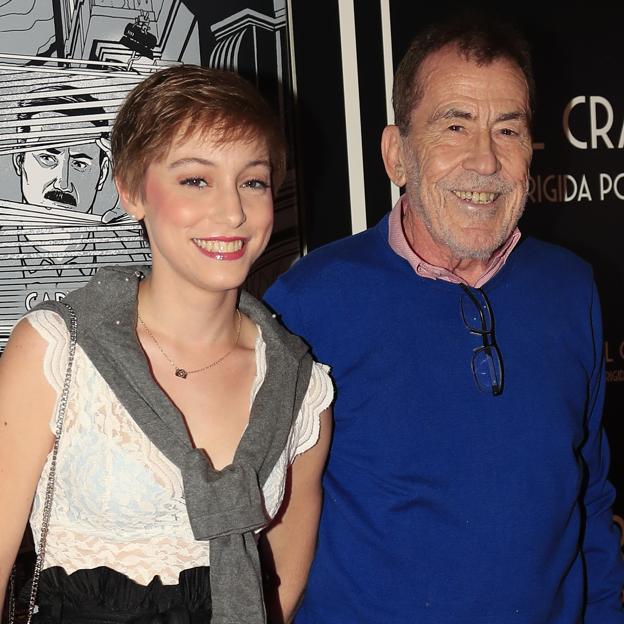 El 'pacto' de las mujeres con Fernando Sánchez Dragó: jovencísimas, admiradoras y muy enamoradas