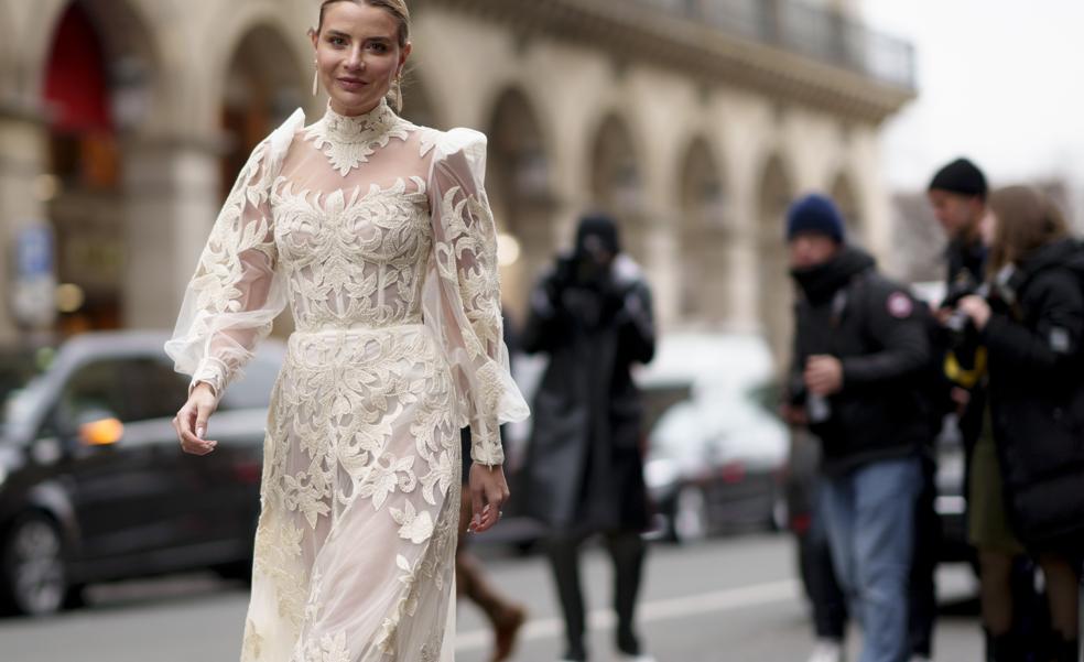 Nos hemos enamorado de este vestido de palabra de honor de Zara que quieren todas las novias