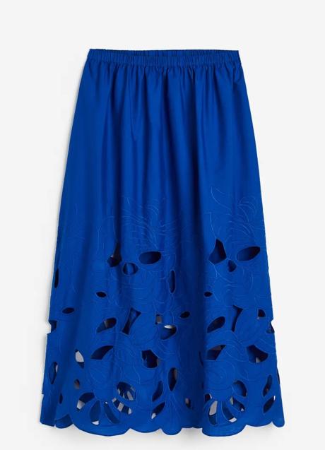 Falda azul de H&M (34,99 euros)