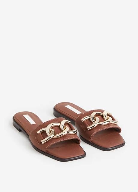 Sandalias planas de H&M (49,99 euros)