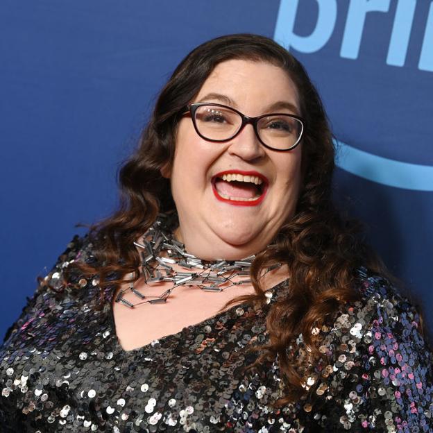 Quién es Naomi Alderman, la escritora de El poder, la serie que tienes que ver si te gustó El cuento de la criada