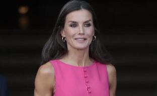 Cómo usar las pesas rusas para definir y tonificar los hombros como la reina Letizia