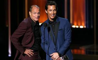 La rocambolesca historia que explica por qué Matthew McConaughey y Woody Harrelson podrían ser hermanos