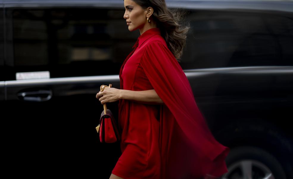 Tenemos el vestido rojo de Oysho del que hablan todas: es de lino, desmontable y combina con todo