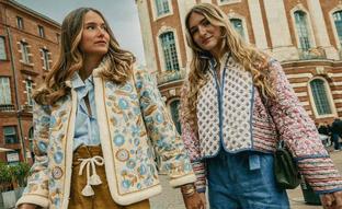 Te vas a enamorar de la chaqueta reversible viral de Mango que todas las influencers llevan esta primavera