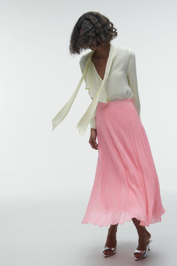 Las faldas midi más bonitas y buscadas de Instagram que necesitas esta temporada