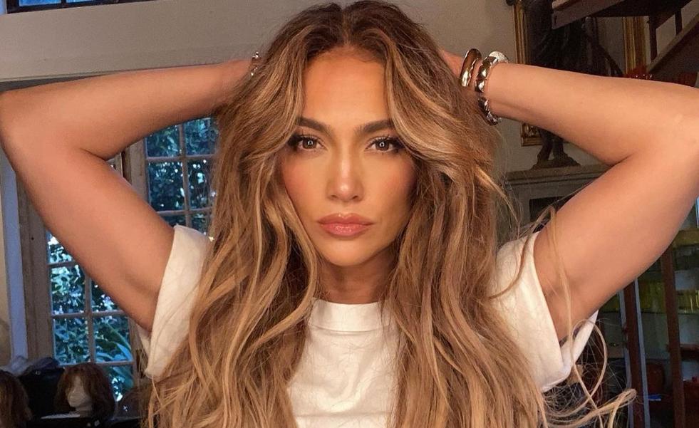 Los tres potentes ejercicios con los que Jennifer Lopez consigue un abdomen de acero y un vientre plano