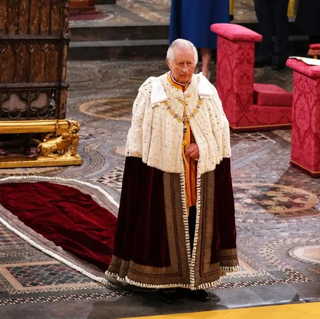 Primeras palabras del ya coronado rey Carlos III de Inglaterra: la ceremonia, en imágenes