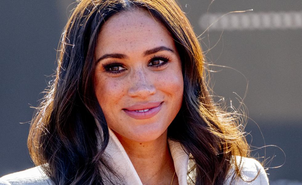 Sabemos qué está haciendo Meghan Markle mientras el príncipe Harry asiste a la Coronación de Carlos III: Archie, tele y madrugón