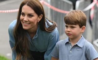 Los botines cómodos que ha llevado Kate Middleton están en Decathlon: ficha su look informal con camisa vaquera