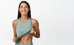 Los dos ejercicios para fortalecer tu abdomen y conseguir un vientre plano a los 50, según Harvard
