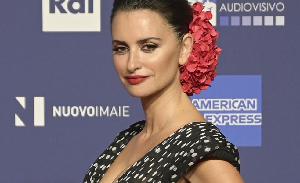 El espectacular look de inspiración flamenca de Penélope Cruz en Roma