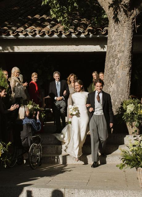 Los novios a la salida de la ceremonia. (Plata.Forma)