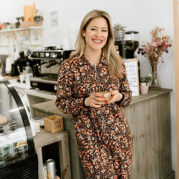 Elisa Gutiérrez, propietaria de Franela Café, en su local en Valladolid.