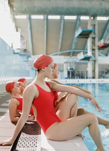 Women practicing swimming/PEXELS