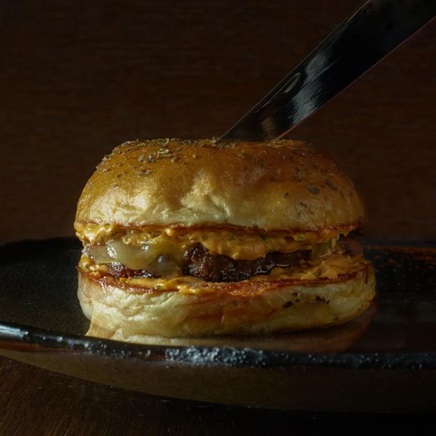 La suculenta hamburguesa de Abya.