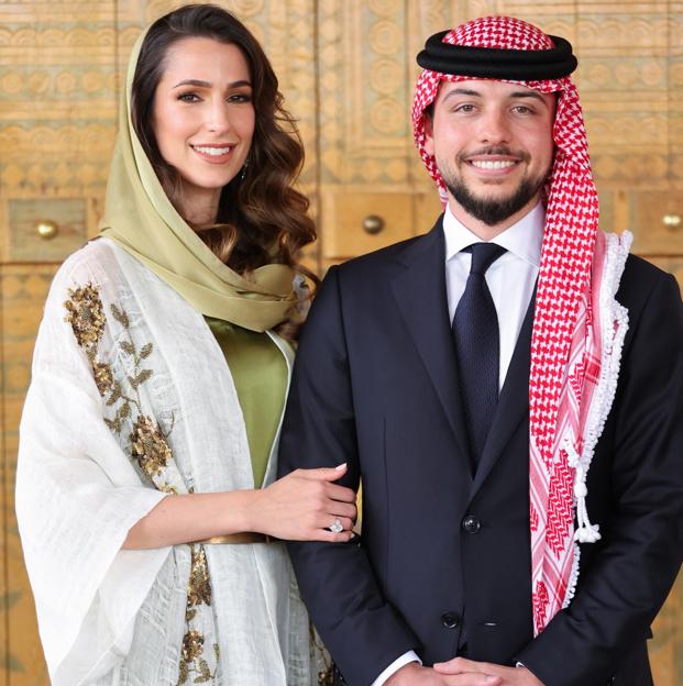 Así va a ser la boda del príncipe Hussein, hijo de Rania de Jordania: vestido de novia de Valentino, invitados polémicos y Miriam de Ungría en primera fila 