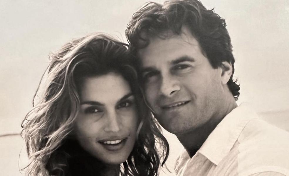 Así es la versión relajada (y veraniega) de Zara del vestido que utilizó Cindy Crawford en su boda