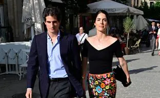 Sabemos de dónde es la falda midi floral de Sofía Palazuelo en su look más sofisticado en el Teatro Real