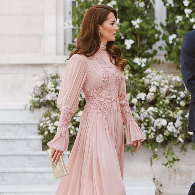 Los cinco mejores vestidos de invitada de Kate Middleton en bodas royal (y enlaces plebeyos)