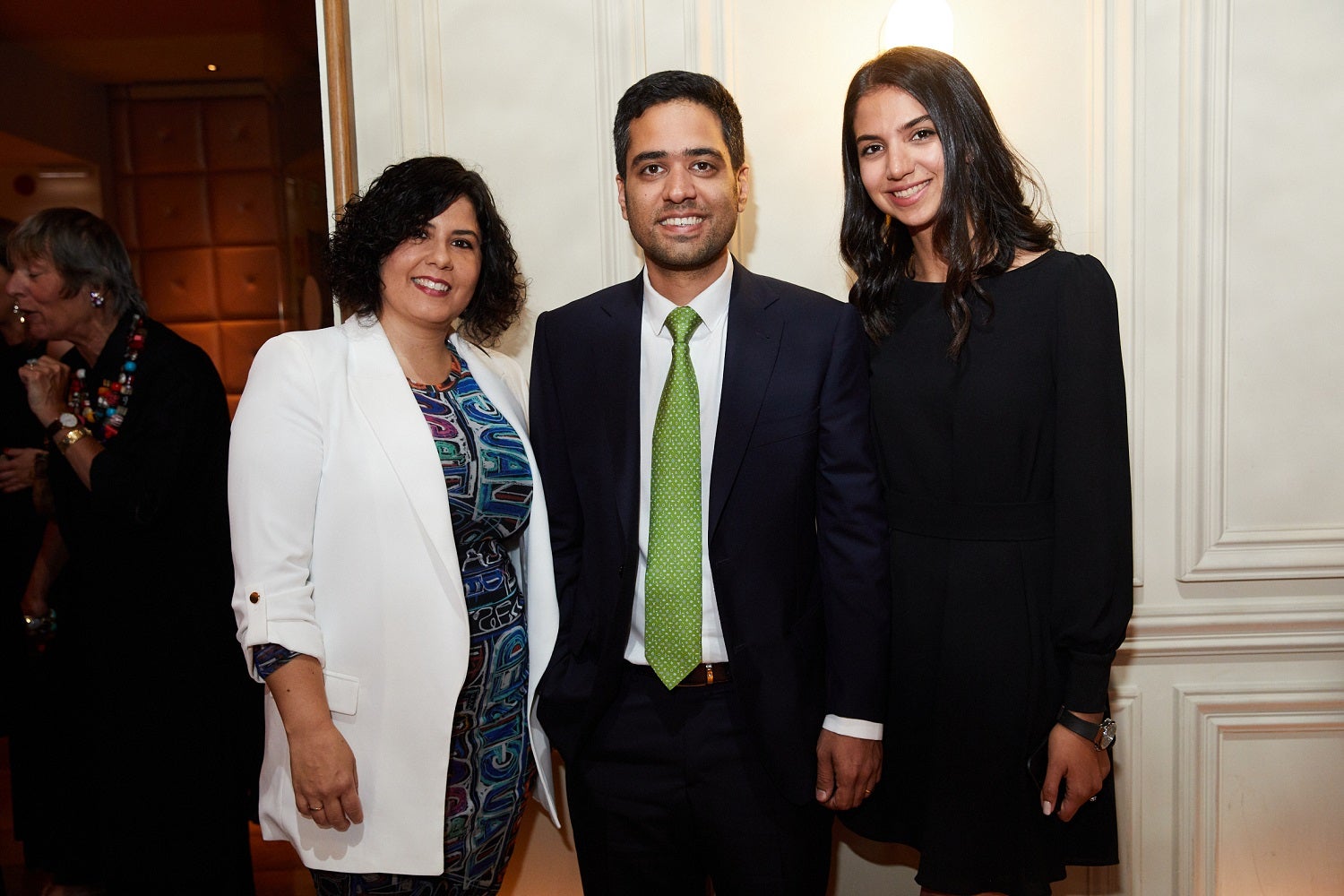 Patricia González-Rodríguez, neurocientífica, Ardeshir Ahmadi y Sara Khadem, ajedrecista iraní.