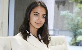 Sara Khadem, ajedrecista iraní: «No puedo volver a competir con el equipo de ajedrez de mi país a menos que utilice el velo o pida disculpas en un vídeo»
