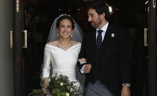 La boda de Ricardo Gómez-Acebo Botín y Mónica Remartínez: el vestido de la novia y las invitadas más elegantes