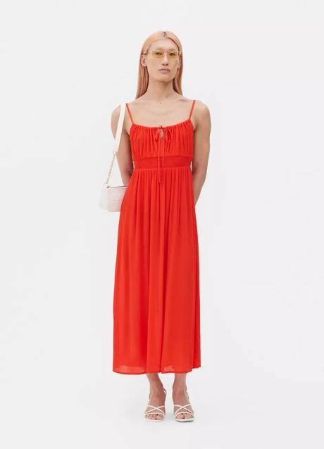 Vestido rojo de Primark (16 euros)