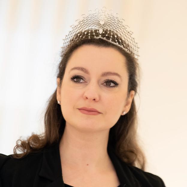 Rebecca Bettarini nos cuenta la increíble historia de las tiaras Romanov: diamantes, oro blanco y joyas perdidas