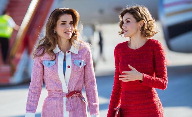 ¿Quién viste mejor, Letizia o Rania de Jordania? Desmontamos el mito de las reinas rivales en elegancia (porque sabemos quién gana)