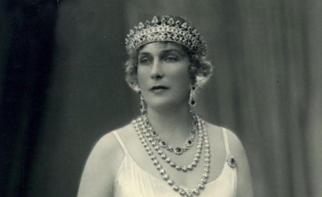 Victoria Eugenia de Battenberg, la reina española que unió a los Borbones con los Windsor: boda trágica, matrimonio sin amor y triste final en el exilio