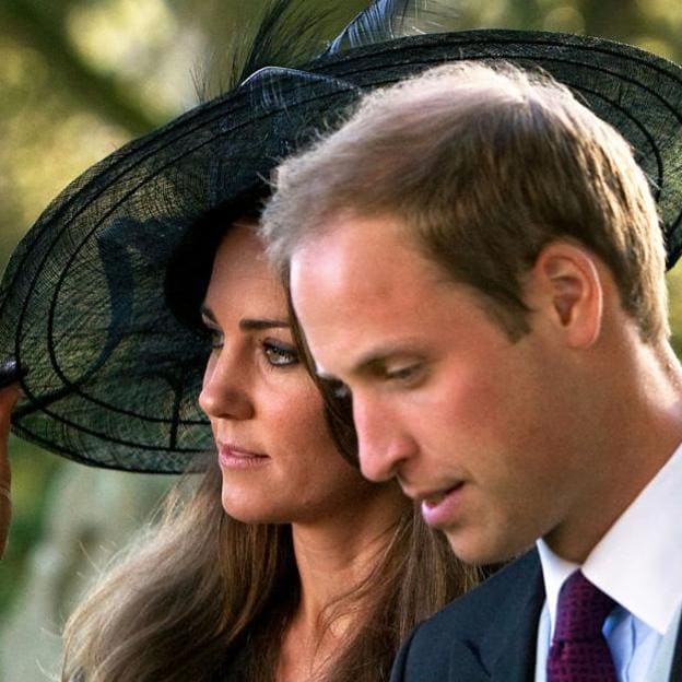 Guillermo de Inglaterra y Kate Middleton en una foto al comienzo de su noviazgo. /