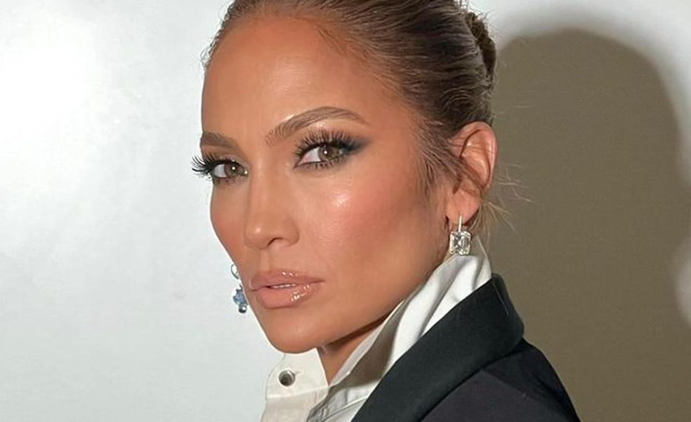 El tratamiento asequible favorito de Jennifer Lopez llega a España: limpia y reafirma la piel en una única sesión