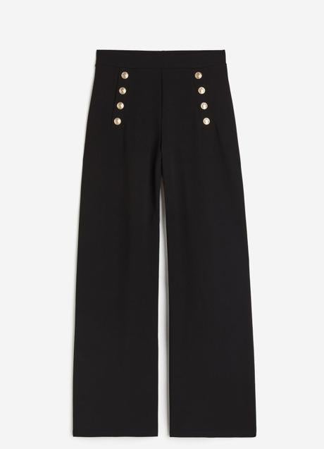 Pantalón con botones dorados de H&M (19,99 euros)