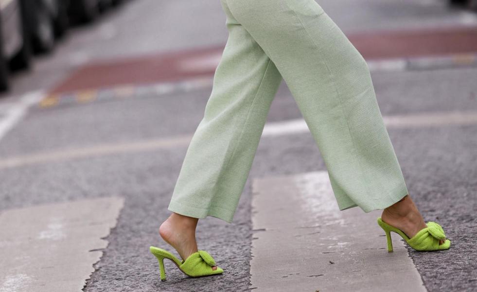 Los pantalones de lino fluidos más cómodos y fresquitos que no te vas a quitar en todo el verano