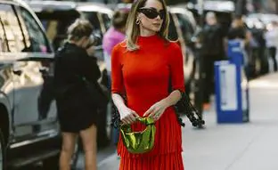 Los vestidos rojos de Zara que más merecen la pena: baratos, ponibles y muy favorecedores